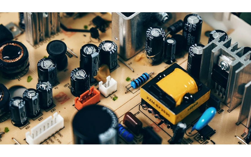 PCBA電子工程師為什么偏愛100nF退耦電容？